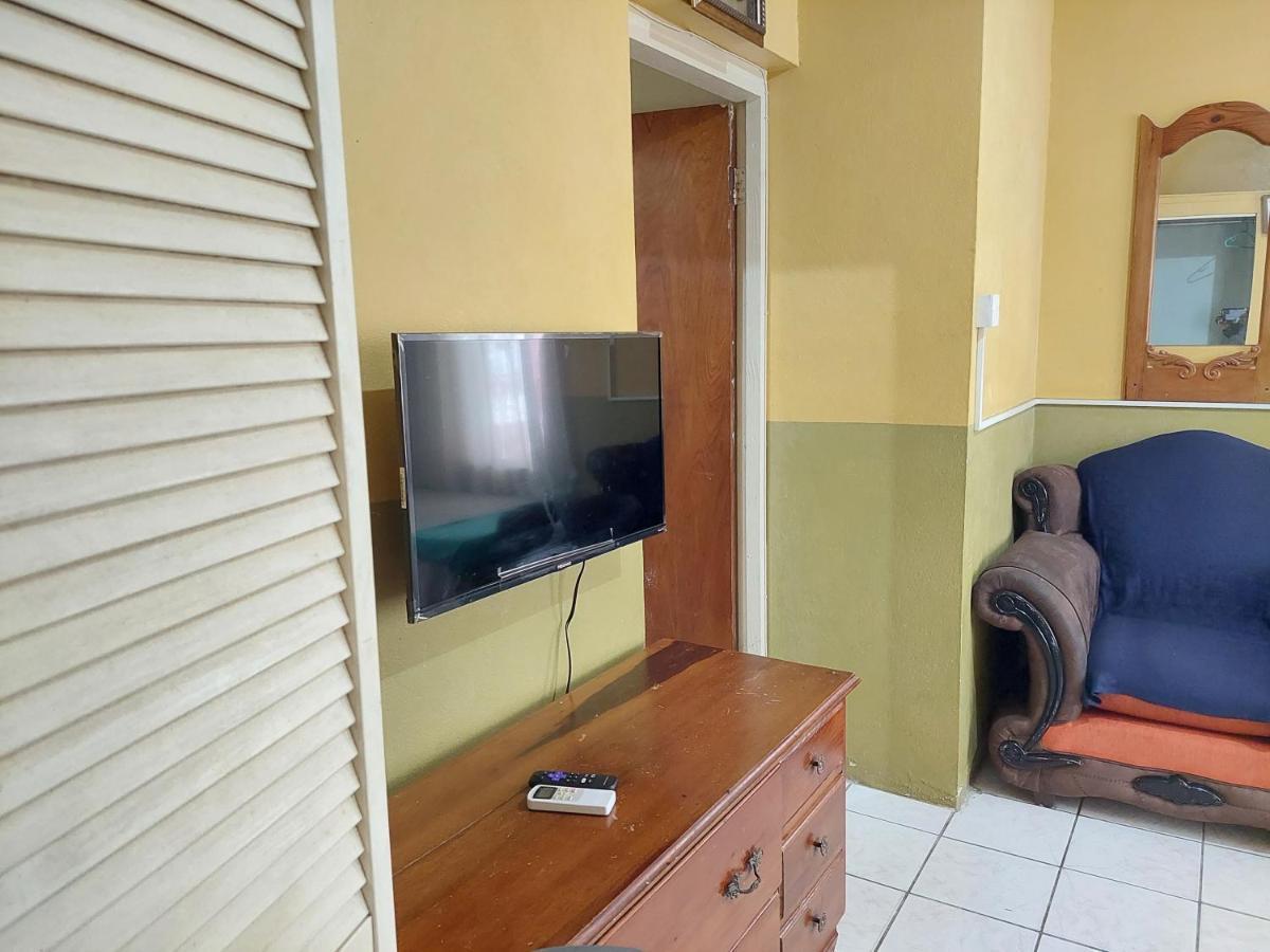 Dancehall Hostel Кінгстон Екстер'єр фото
