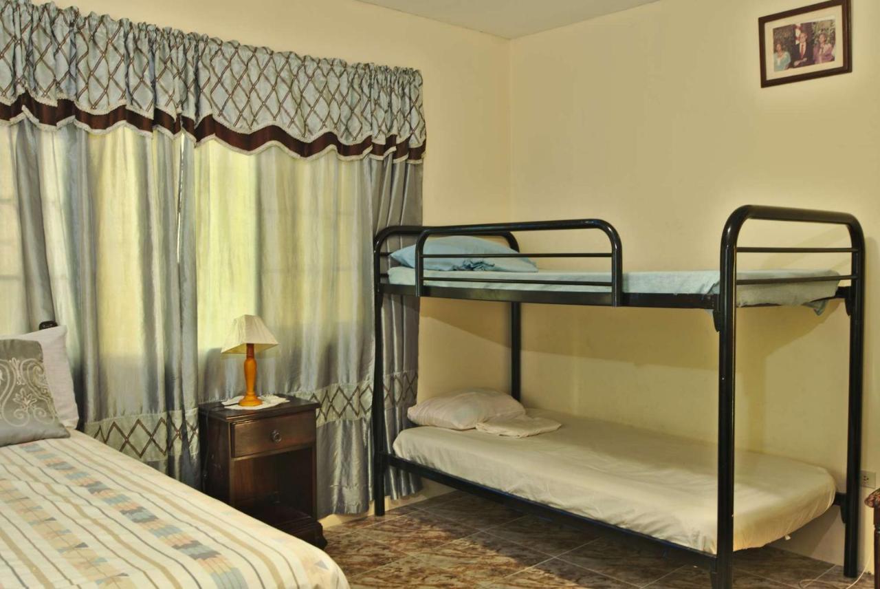 Dancehall Hostel Кінгстон Екстер'єр фото