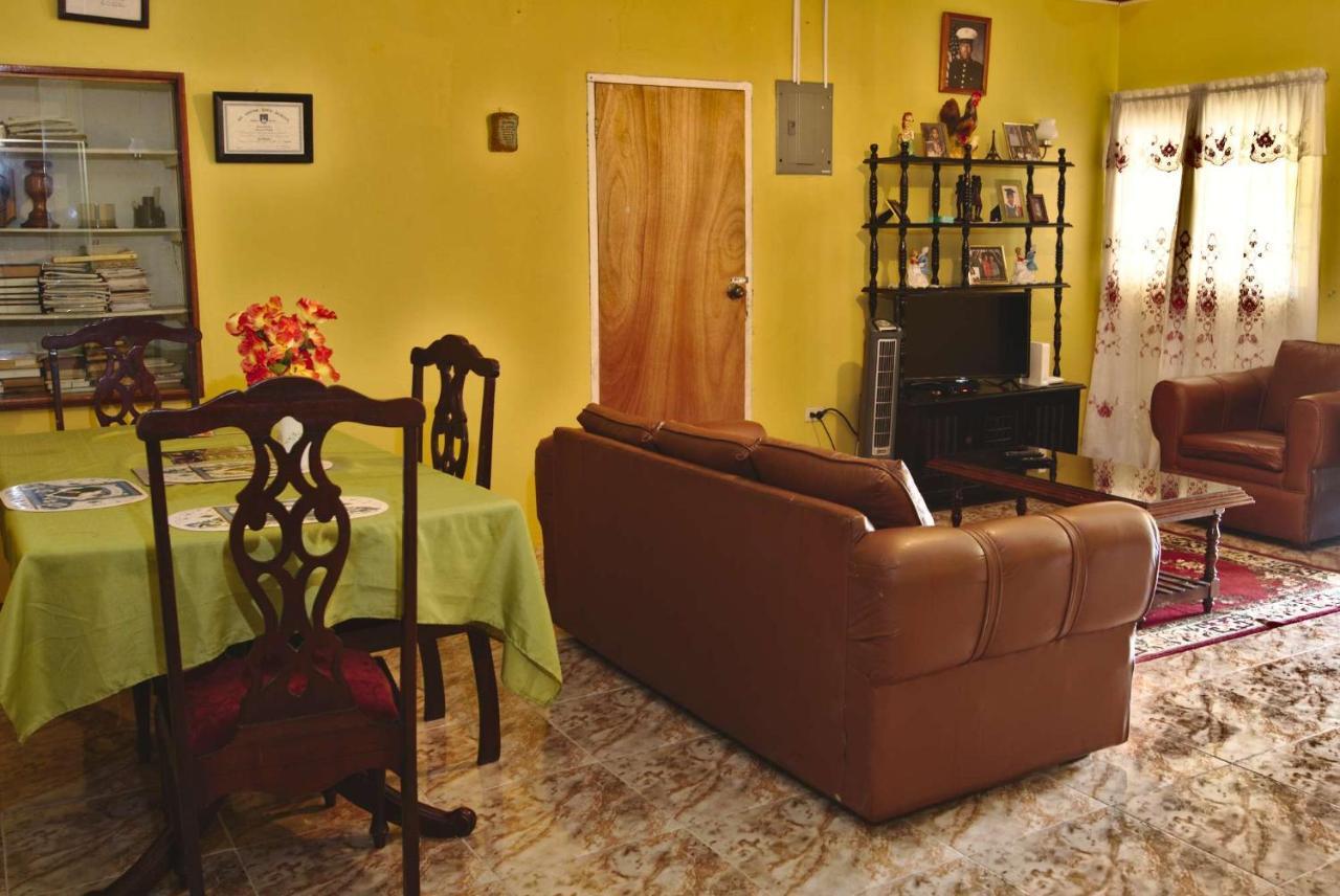Dancehall Hostel Кінгстон Екстер'єр фото